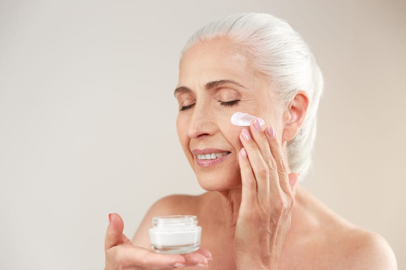 The 10 Best Ceramide Moisturizers to Hydrate And Nourish the Skin